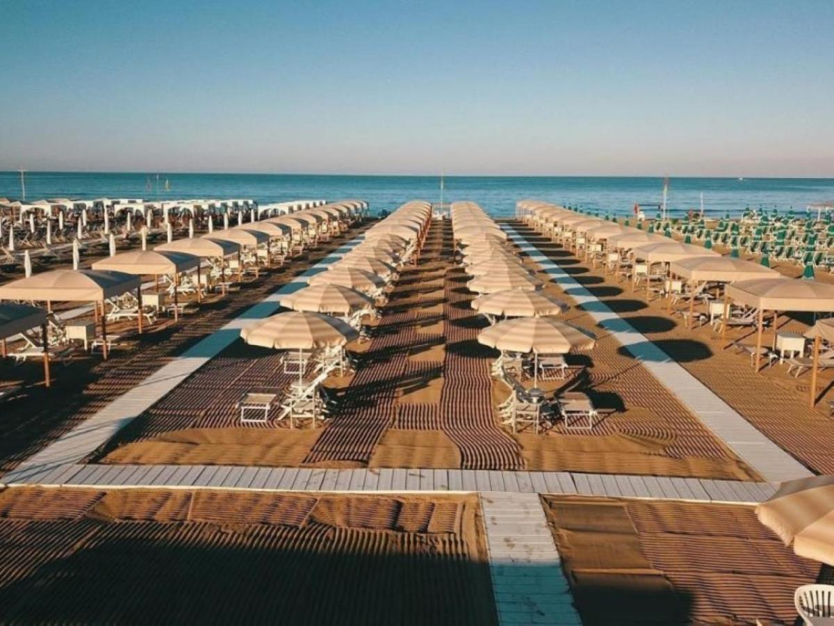 VI Suites Viareggio Esterno foto