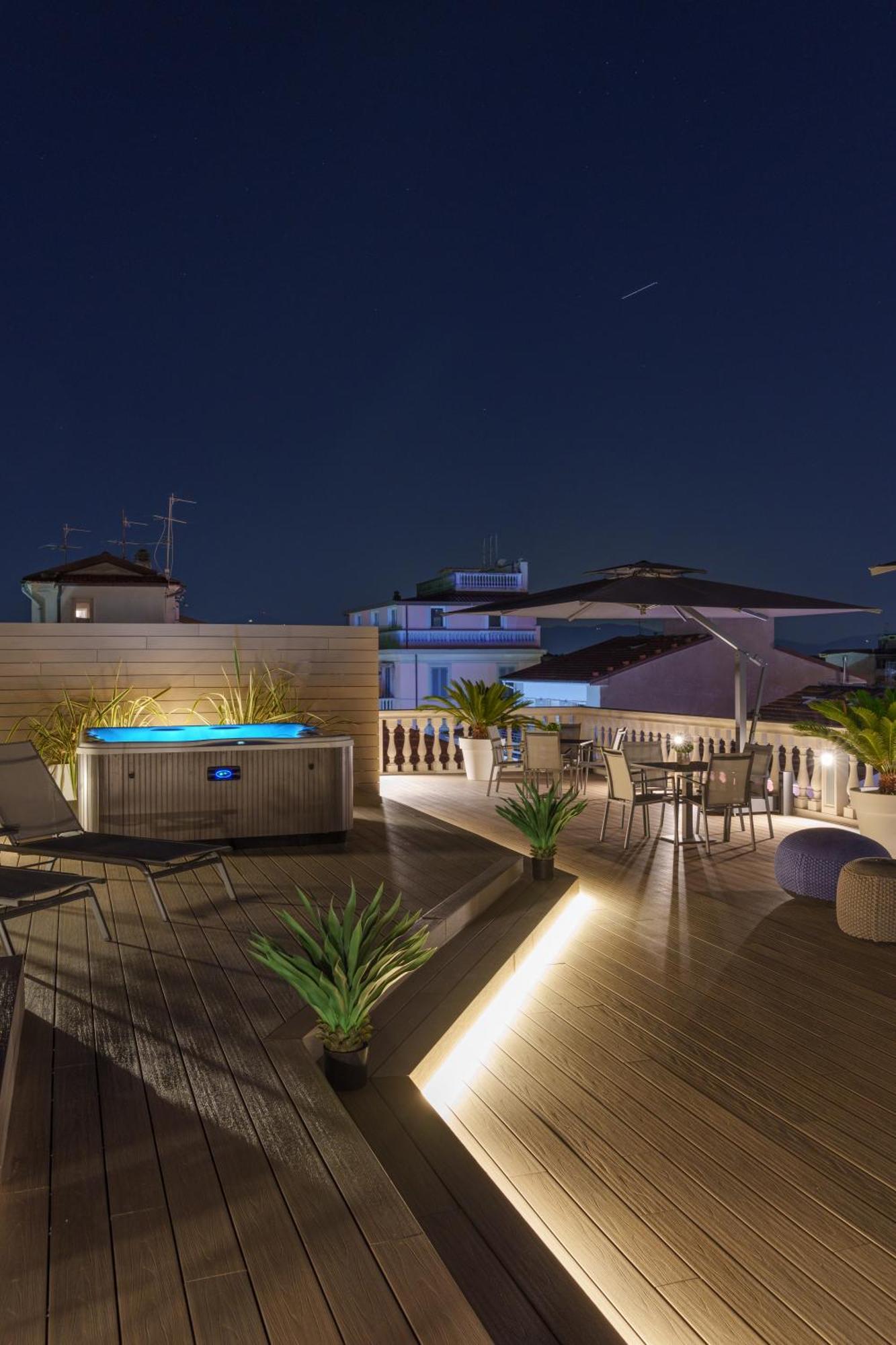 VI Suites Viareggio Esterno foto