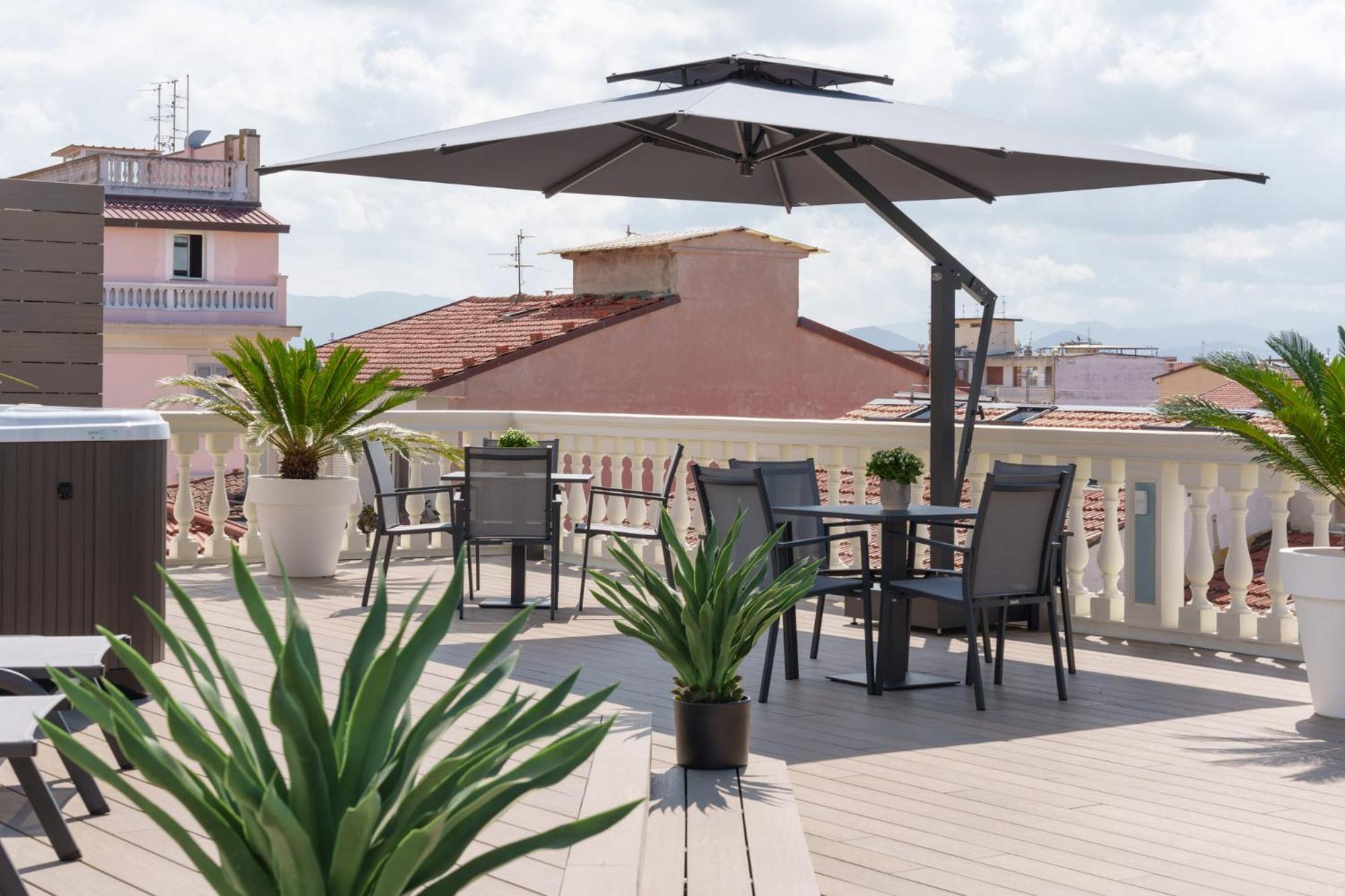 VI Suites Viareggio Esterno foto