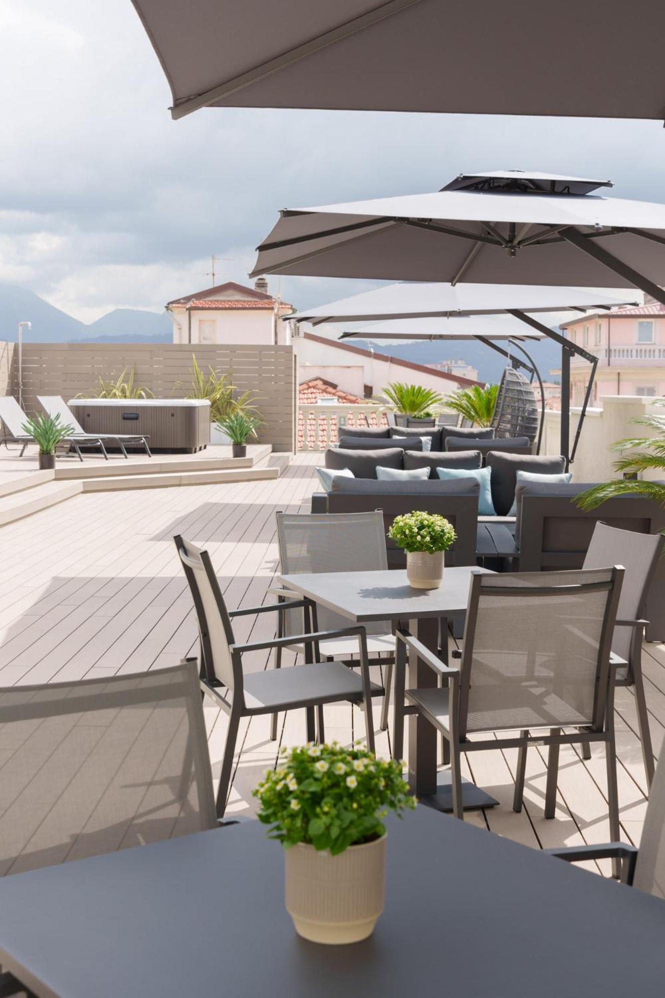 VI Suites Viareggio Esterno foto