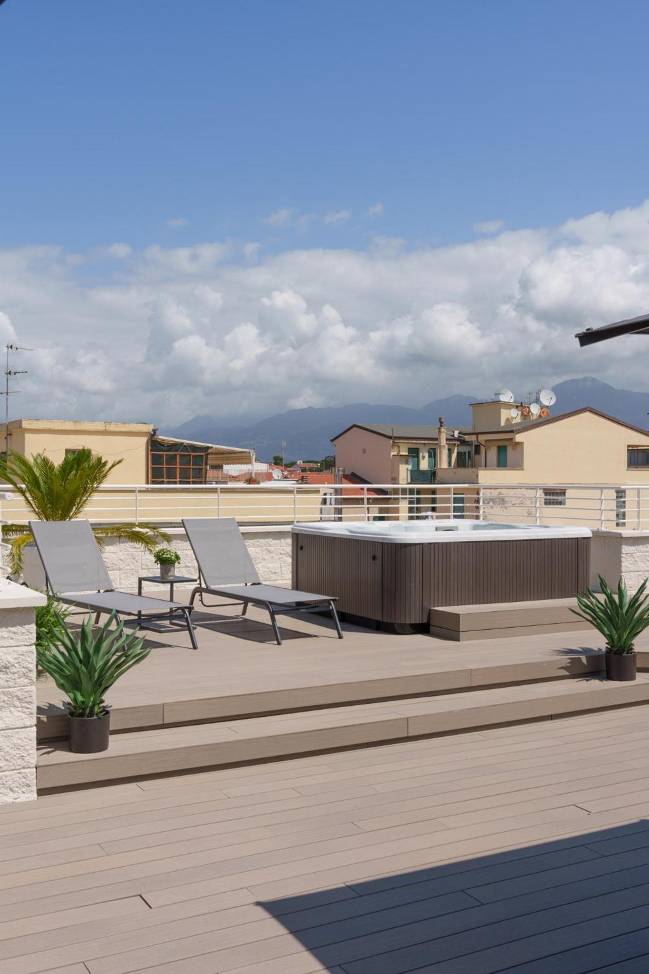 VI Suites Viareggio Esterno foto
